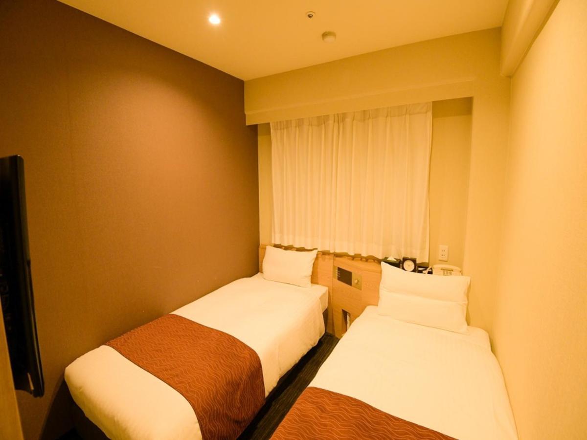 Via Inn Shin Osaka West Buitenkant foto