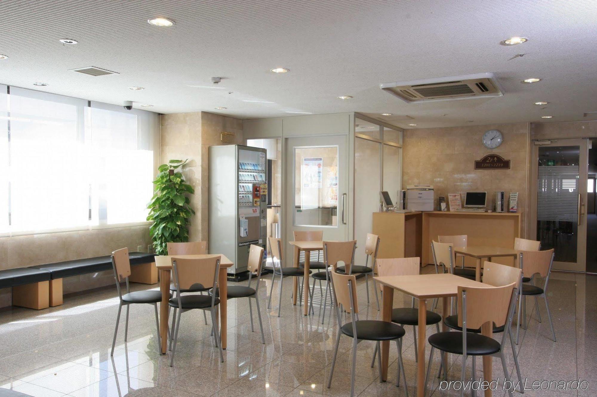 Via Inn Shin Osaka West Buitenkant foto